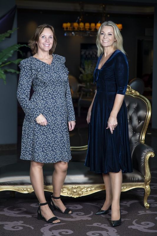 Heartmaker utsvingt kjole, Alva blå med blomster